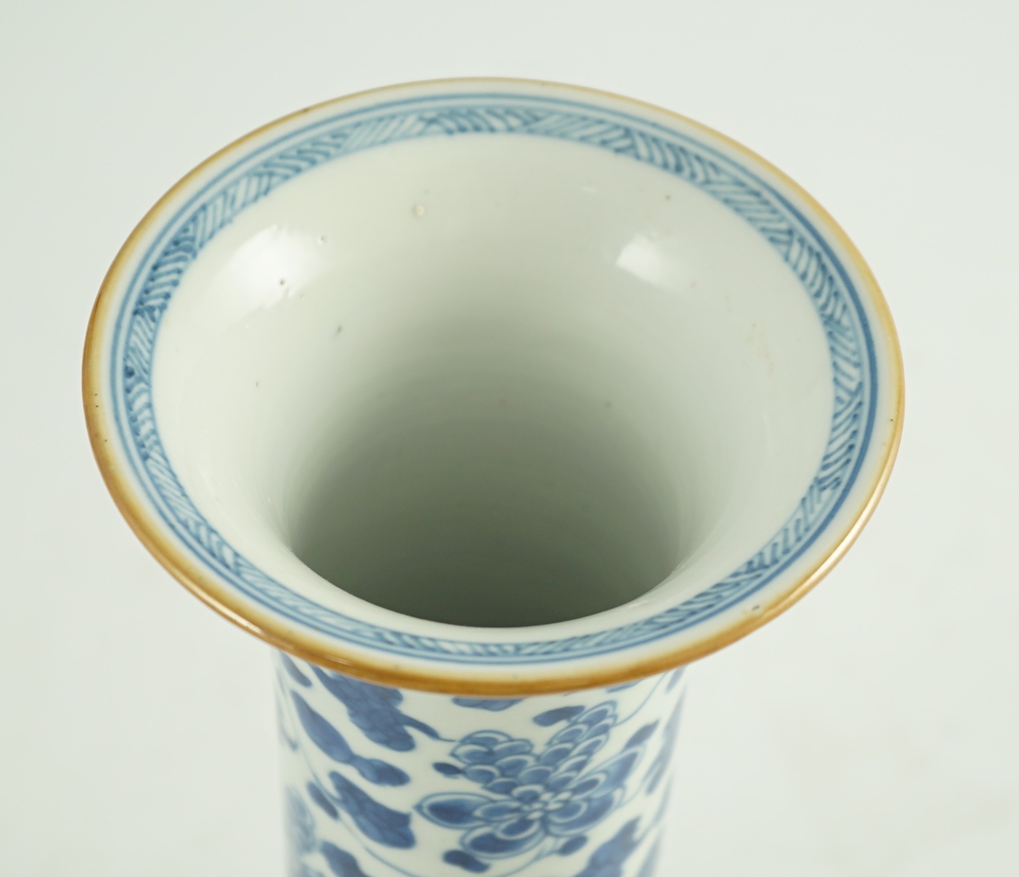 A Chinese blue and white sleeve vase, Kangxi period, 25cm high
